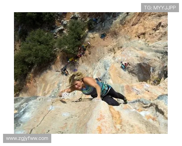 重庆攀岩队灵活性探讨:如何在挑战中实现突破与成长